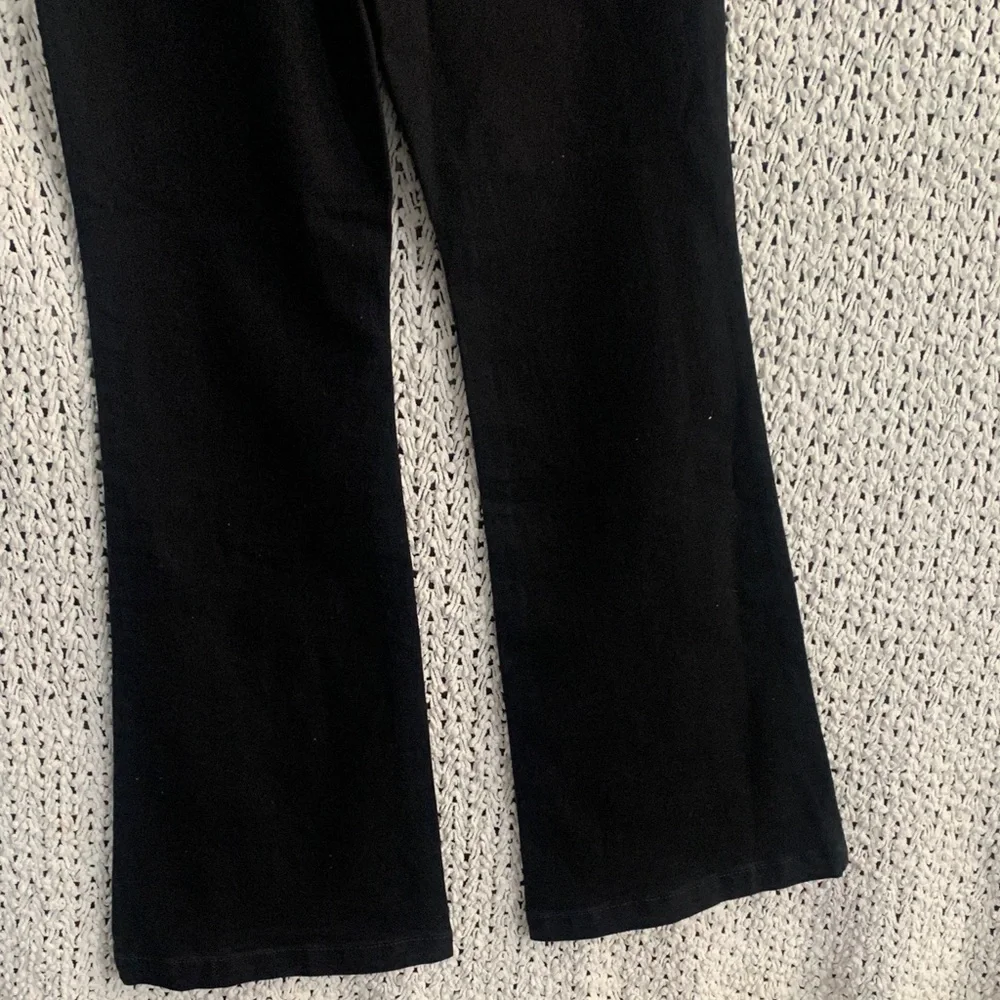 Sofía Vergara Women’s Black Flared Jeans - Classic High-Rise Fit